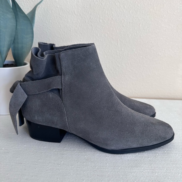 AEROSOLES Shoes - New Aerosoles Crosswalk Gray Suede Ruffled Ankle Booties Women’s 8M